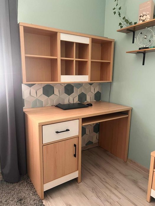 Meble, biurko, łóżko, stolik komplet