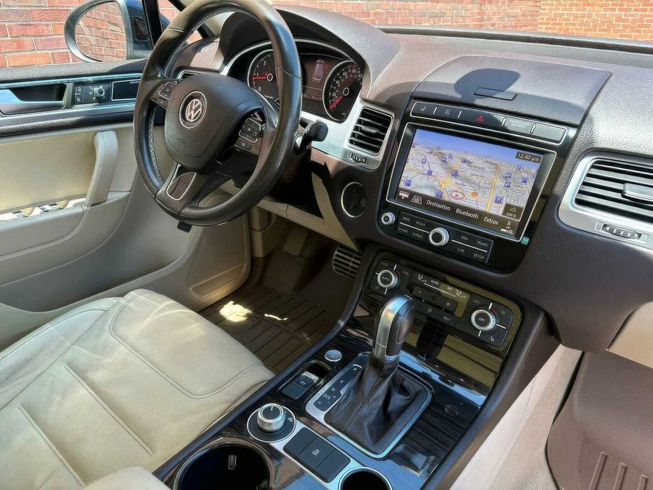 Volkswagen Touareg Executive      2015