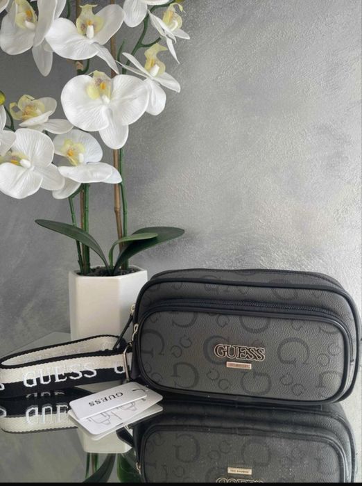 Nowa nerka crossbody Guess