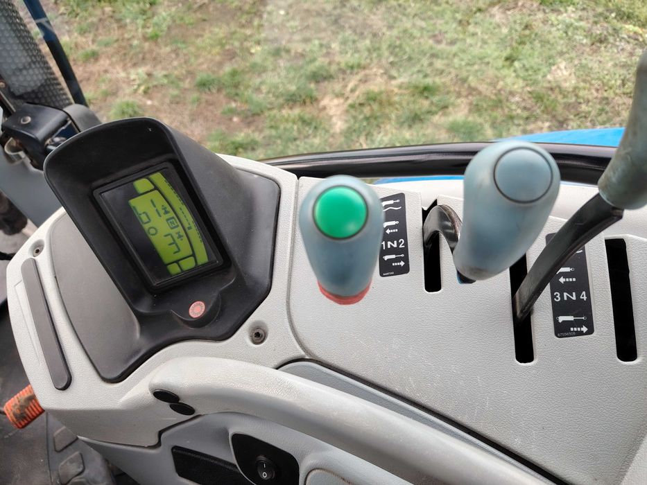 Трактор New Holland T6090