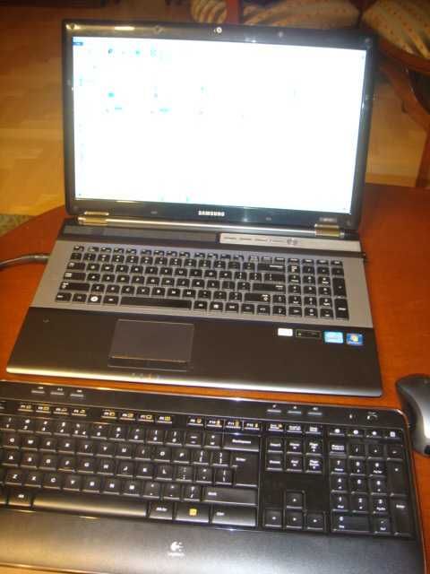 Laptop Samsung RF711, Core i7, 6 GB RAM, Win 10 home, 17"  uszkodzony
