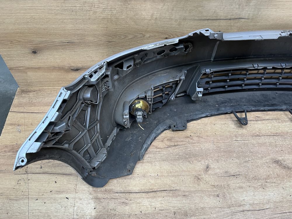 Zderzak przedni Golf 5 Plus kolor LA7W