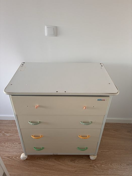 Movel criança usado