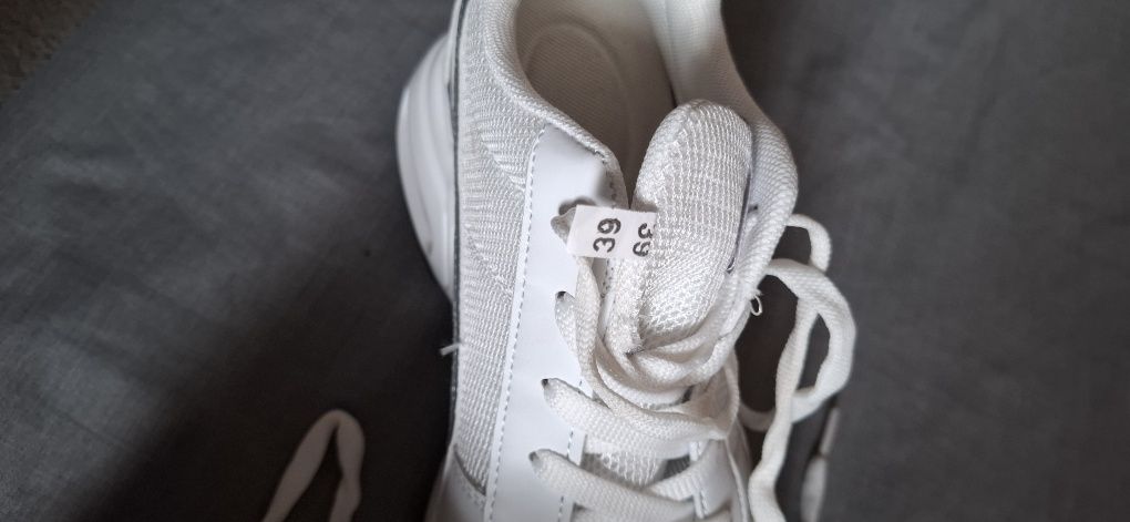 Adidasy białe na koturnie