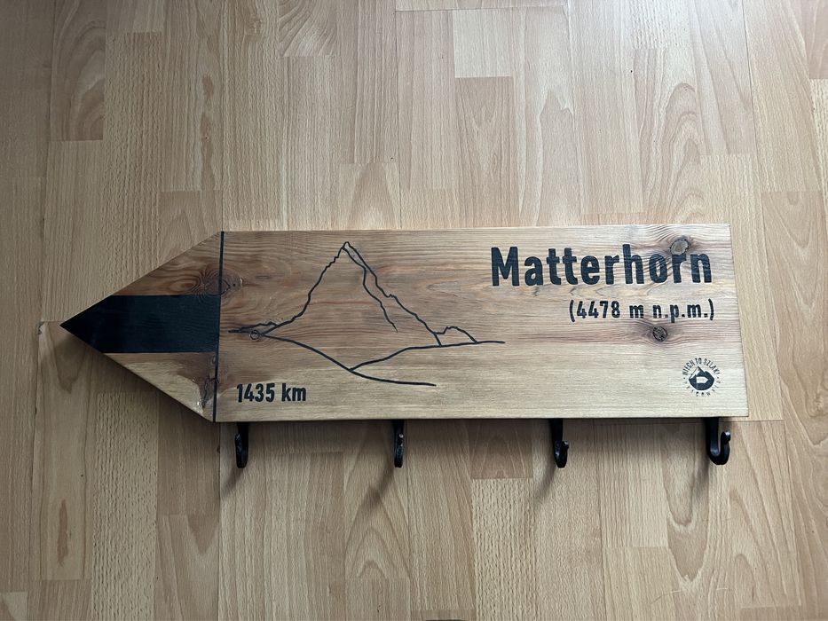 Znak górski wieszak drewno ręcznie malowany