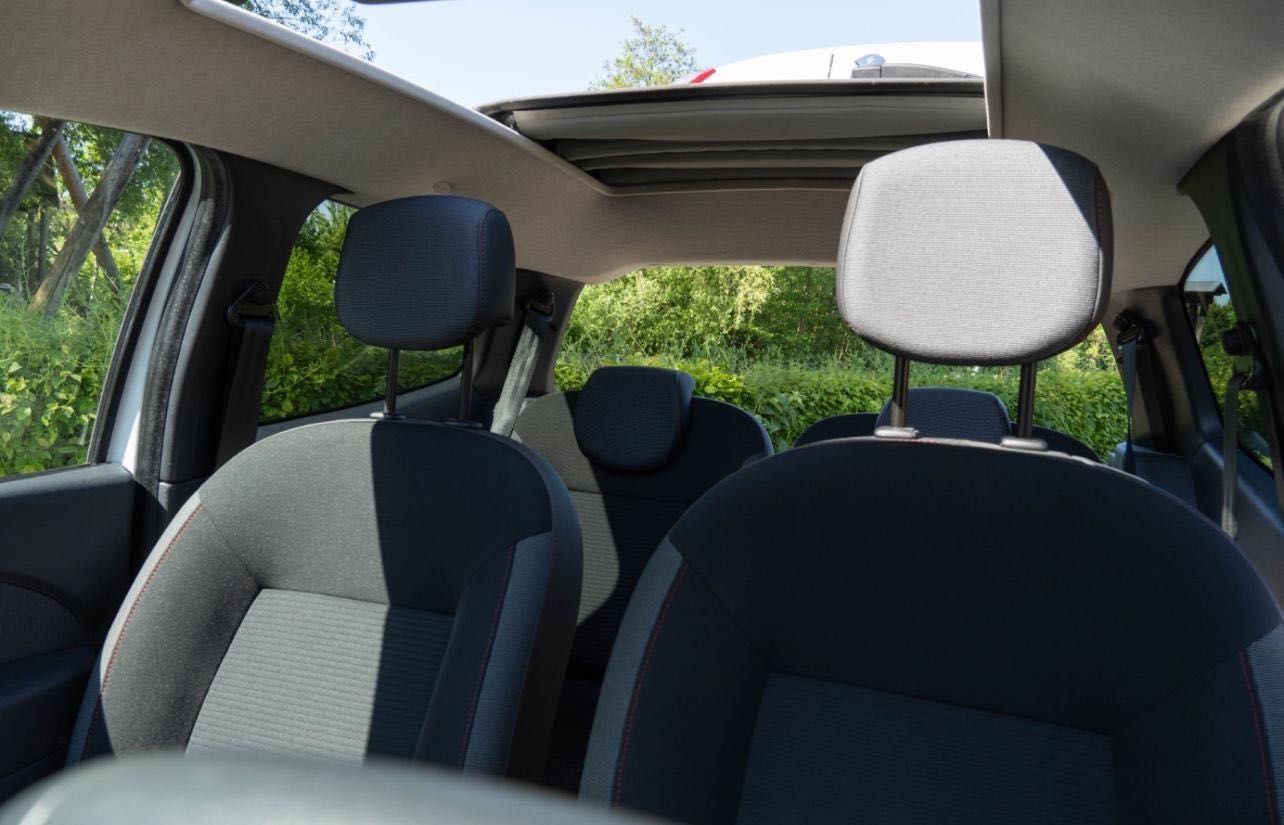 Renault Twingo 1.2 - Compacto, Estiloso e Pronto para a Cidade!