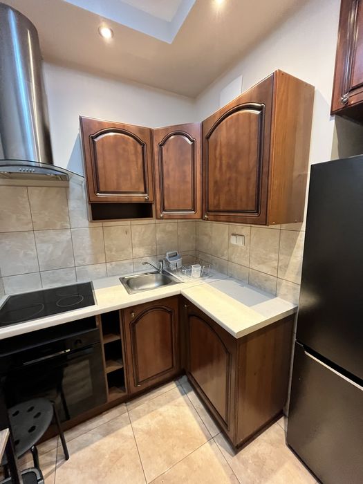 Szafki kuchenne ciemne drewno