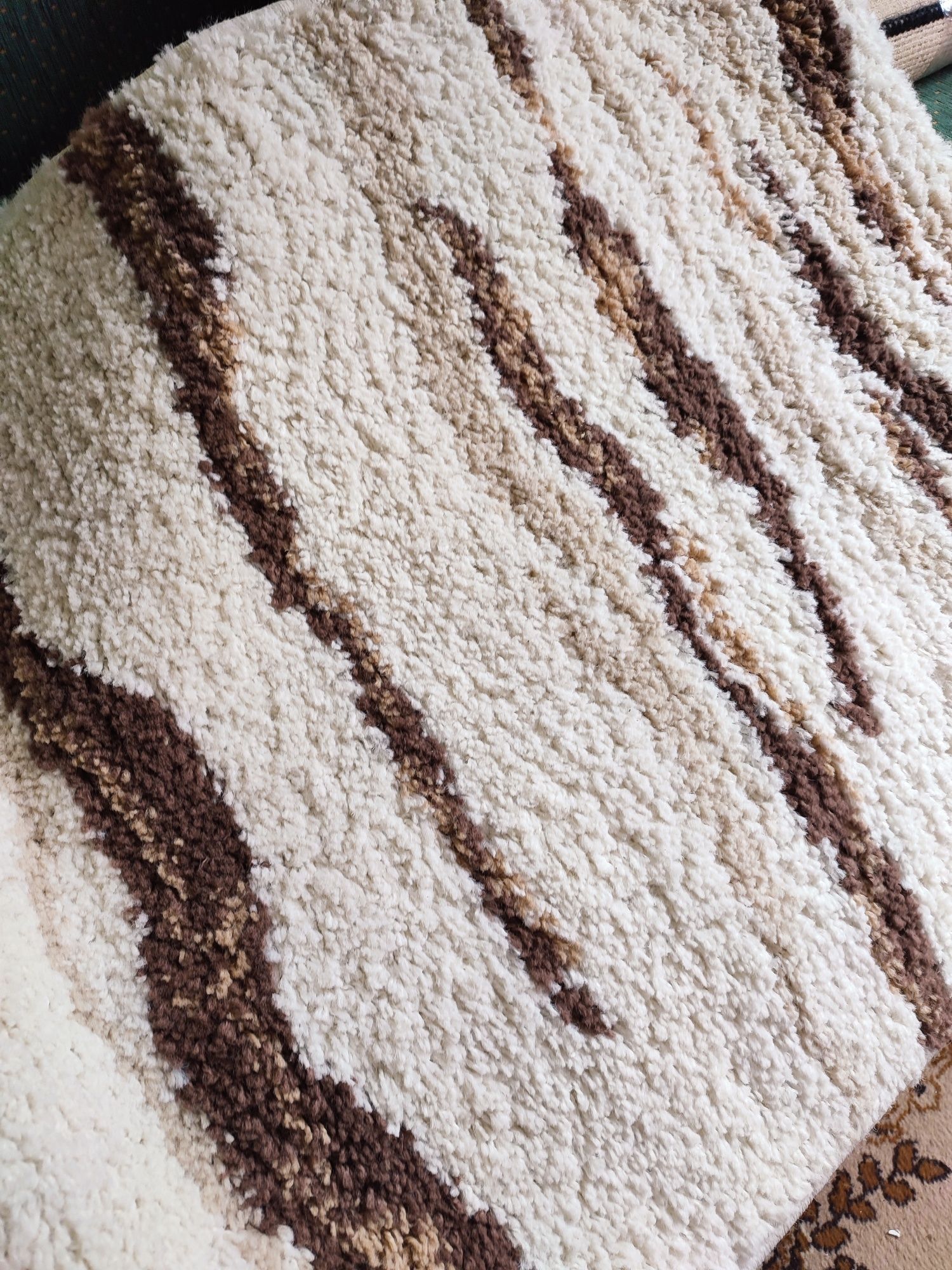 Piękny dywan Shaggy 78x140cm beżowo biało brązowy