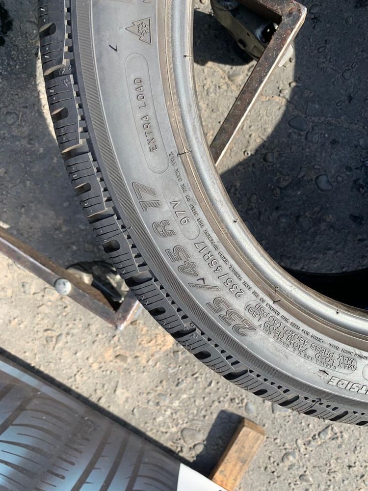 Шини 235/45 R17 Michelin 7,8мм, зима, 2023р
