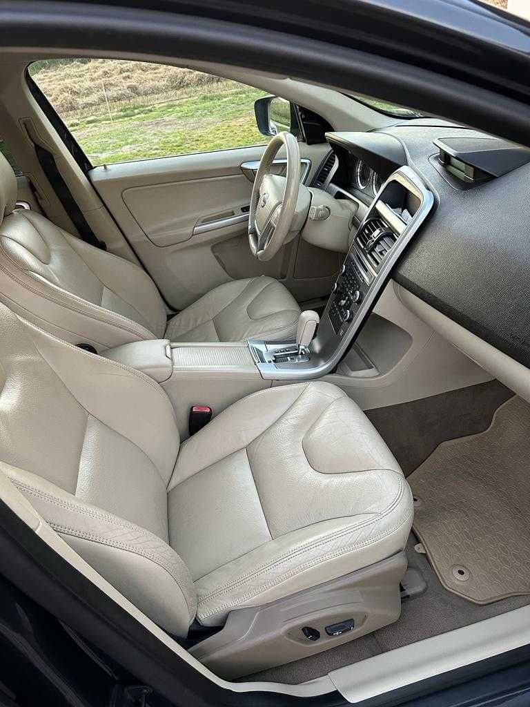 Volvo XC60 T6 4x4 Zamiana stan bdb