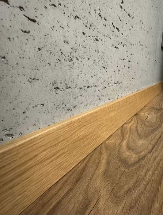 Montaż listw przypodłogowych lameli boazerii deski elewacyjnej