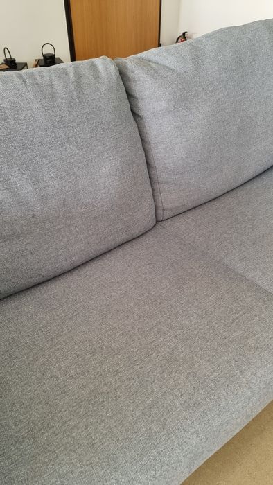 Sofá- cama em excelente estado.