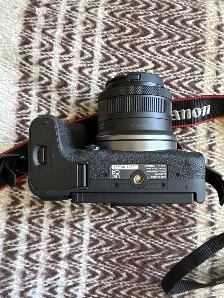 Canon EOS R10 + обєктив 18-45 + 2 акумулятори в дуже гарному стані
