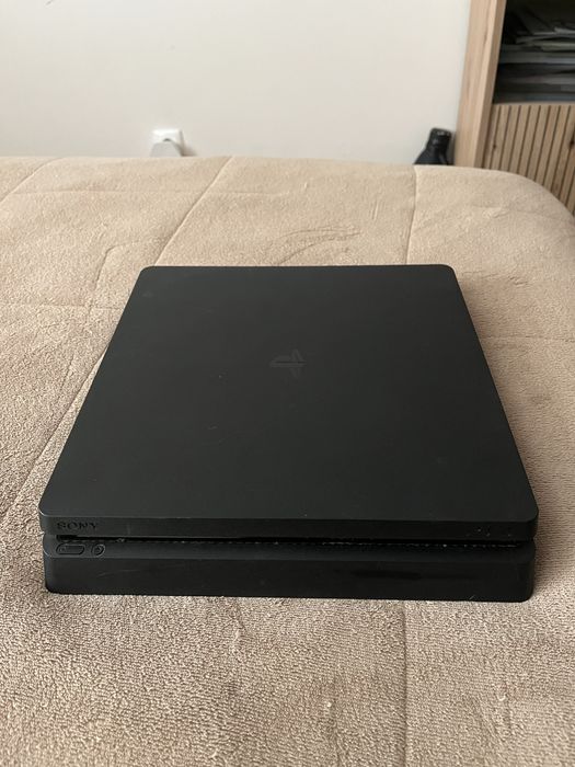 Playstation 4 em ótimo estado