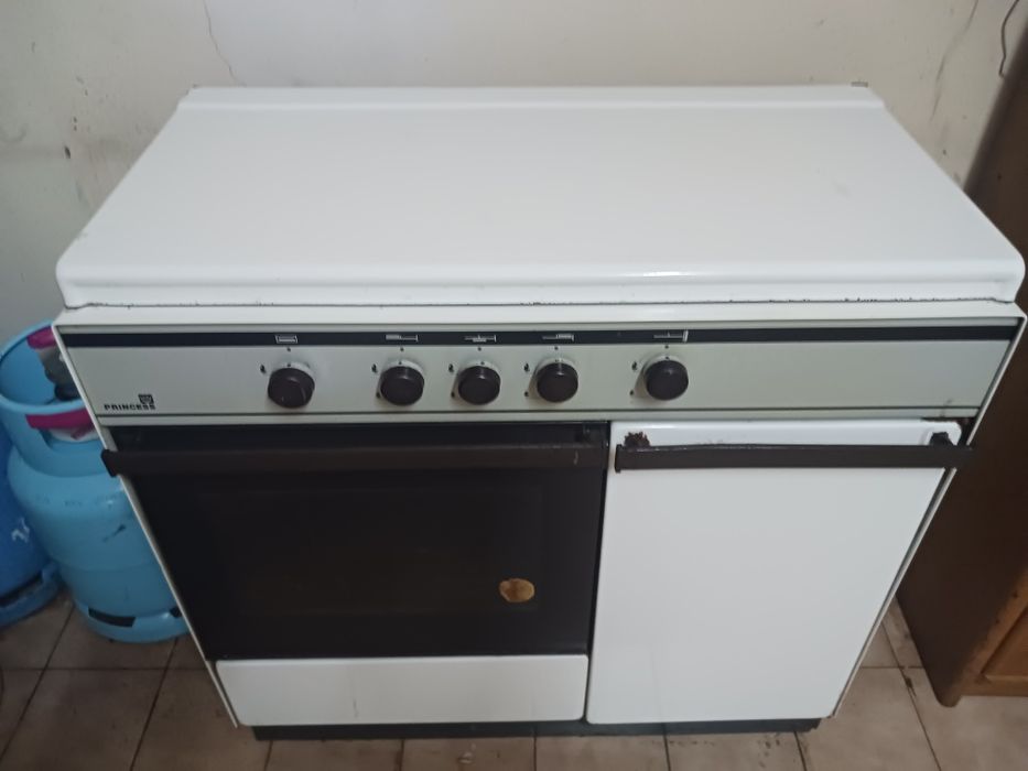Fogao de gas em perfeito funcionamento possibilidade de fazer entrega