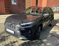 Wynajem SUV Toyota RAV4 na ślub z kierowcą