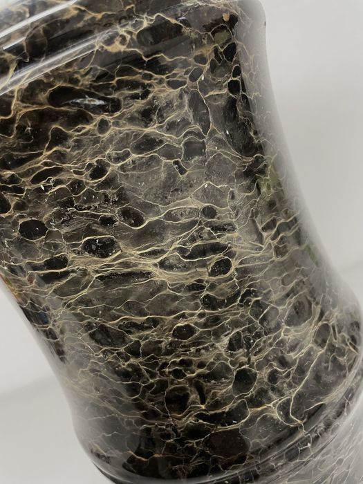 Vase en marbre Dark Emperador