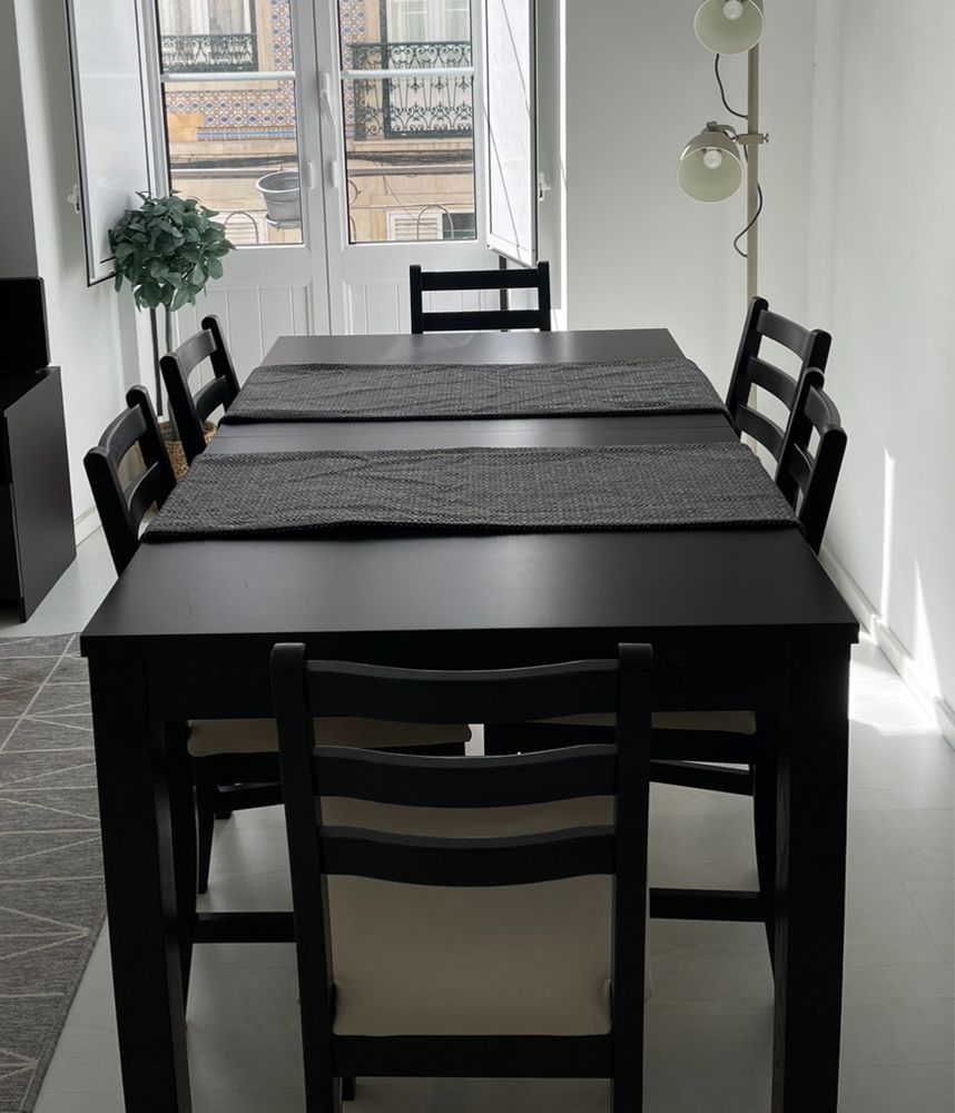 Conjunto de refeição - mesa extensível e 6 cadeiras