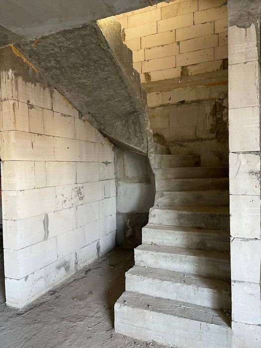 Просторий 4-кімнатний будинок у Бучі, без комісії!