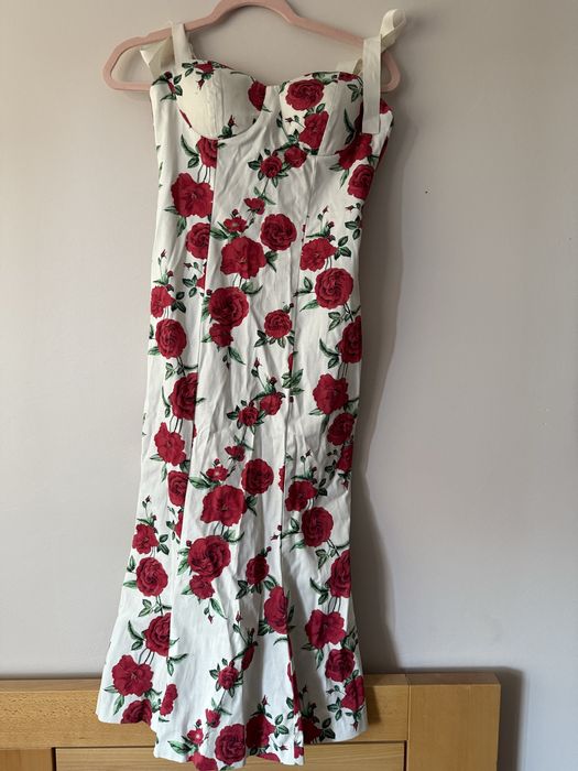 Sukienka w róże Mohito rozmiar S