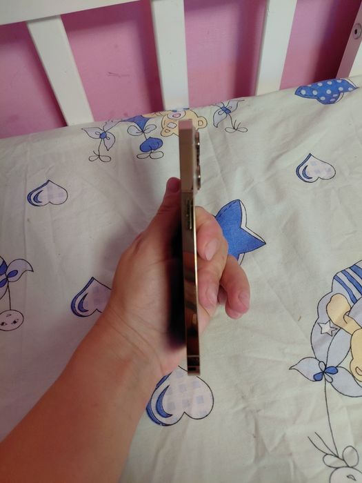 iPhone 13pro 128gb gold