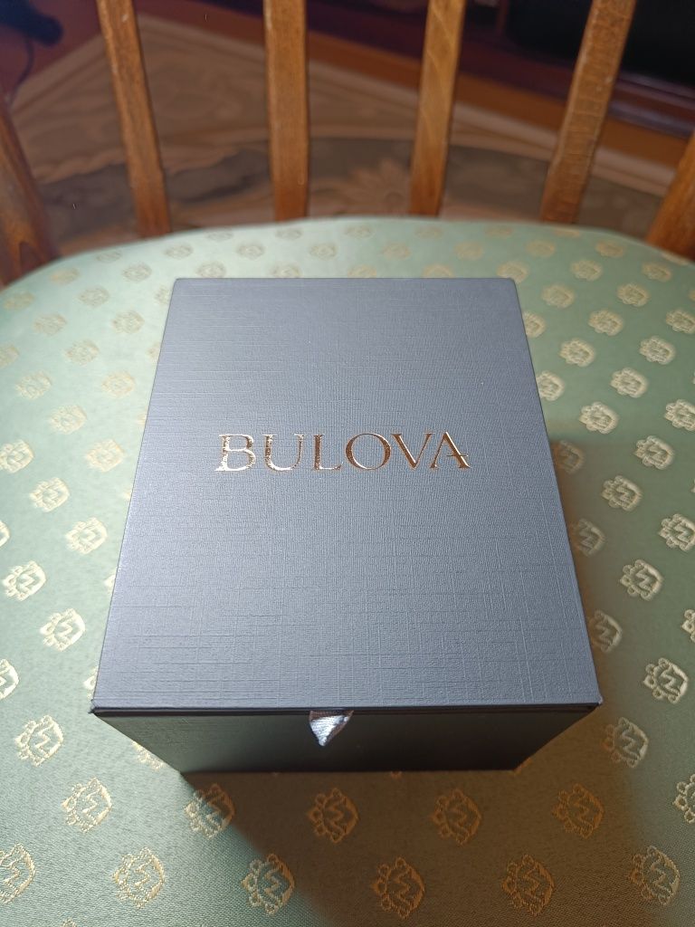Продам класичний годинник Bulova 98D163