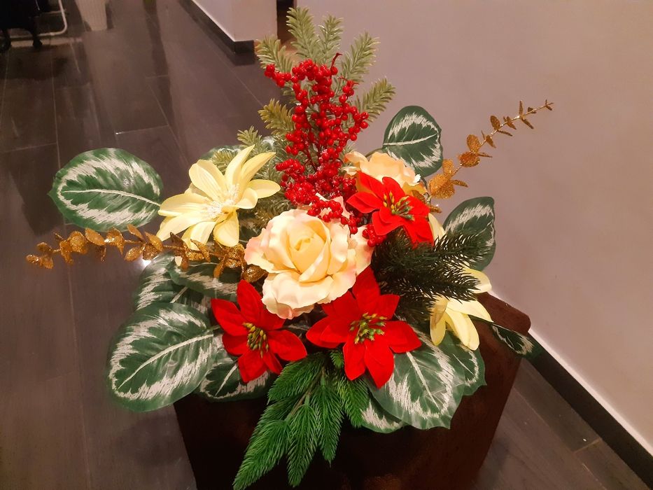 Stroik Świąteczny obciążony na cmentarz.