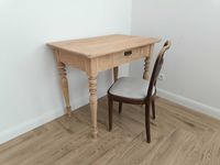 Stary jesionowy wiejski stół/biurko nogi toczone antyk