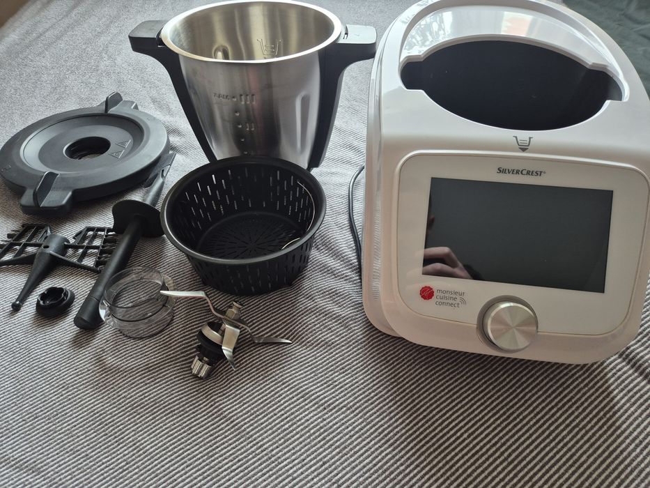 Monsieur Cousine Connect