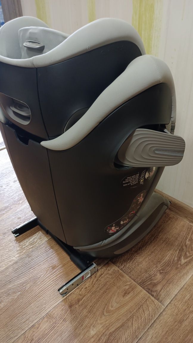 Продам дитяче автокрісло Cybex Solution S-Fix