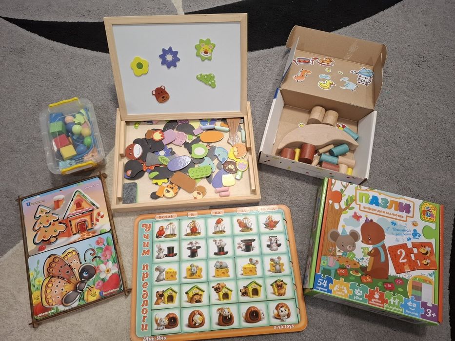 Розвиваючі іграшки для дітей
