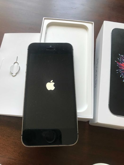 iPhone SE Black  32 GB (2016)