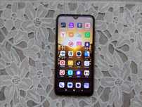 Smartfon Xiaomi Redmi Note 8. Bardzo dobry stan. Słuchawki w gratisie.