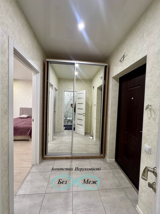 Квартира з новим ремонтом 43кв м Софія Резиденс