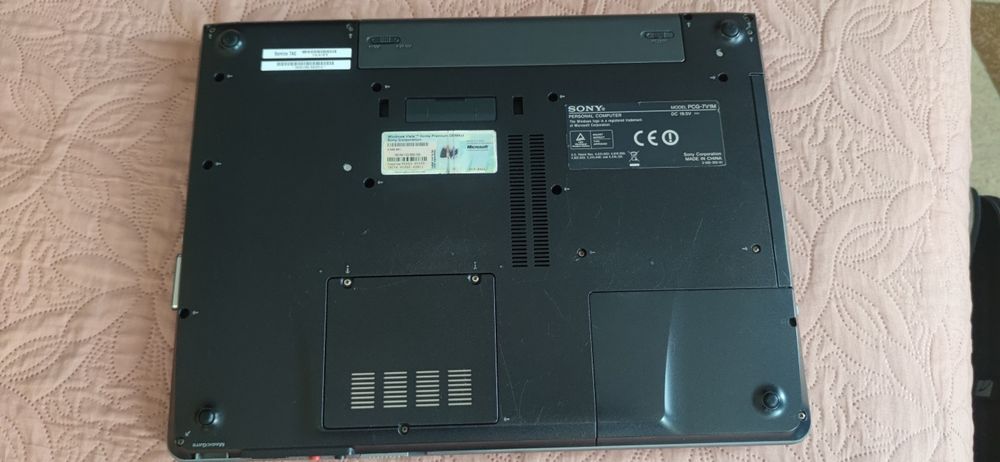 Продам ноутбук Sony Vaio PGG-7V1M + док станція