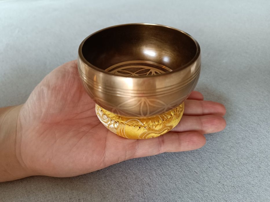 Tigela de Canto Tibetana Feita À Mão com Badalo Couro e Almofada