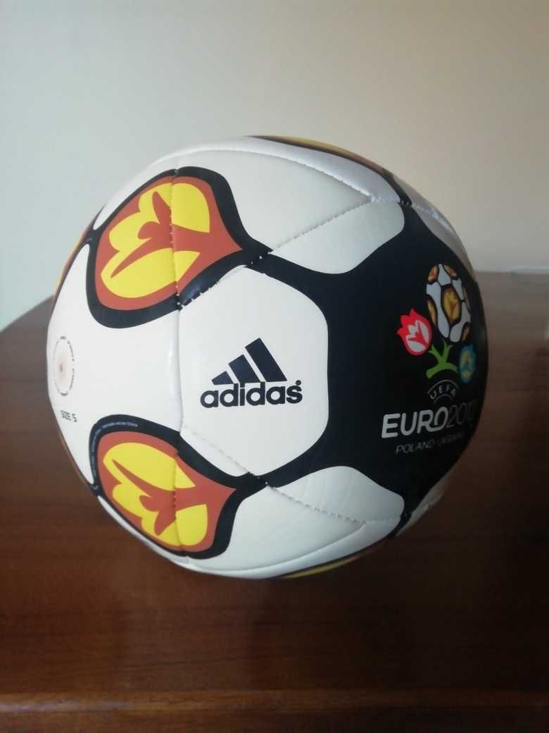 Футбольний  м'яч adidas EURO 2012