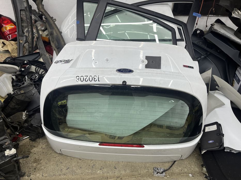 Ford fiesta розборка шрот двері крило фари бампер капот багажнік