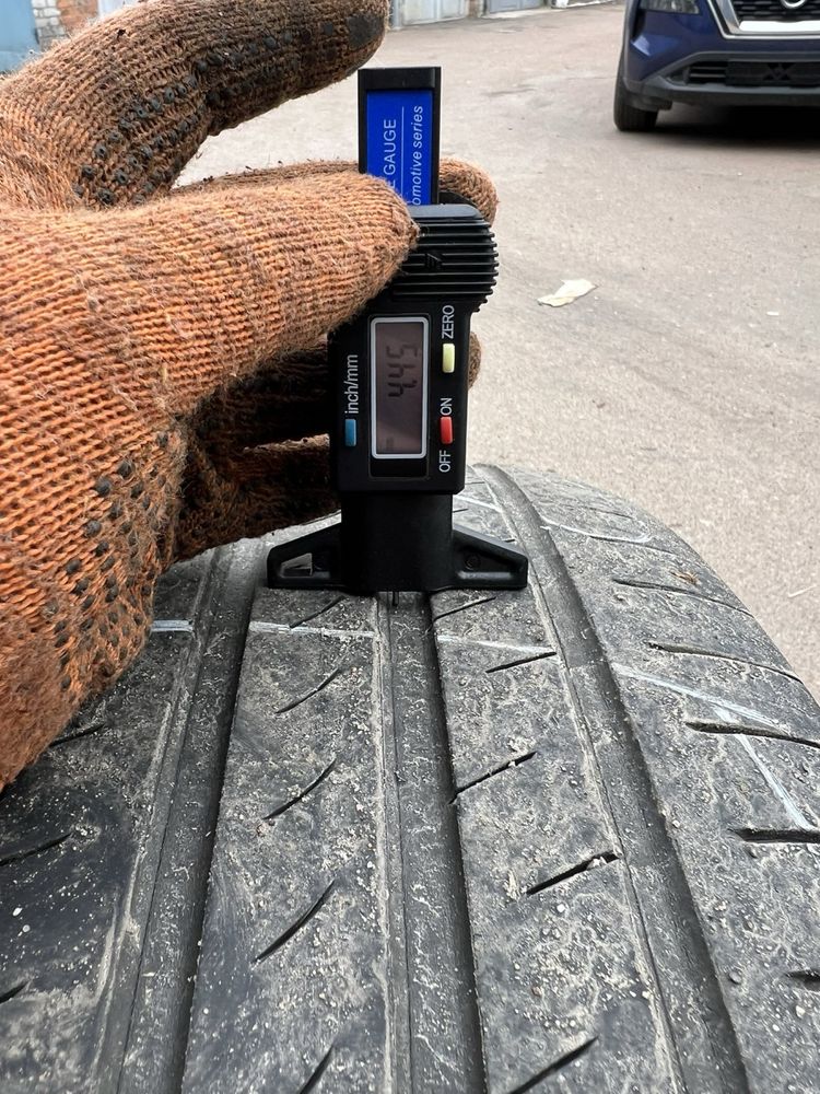 Continental 235/60 R18