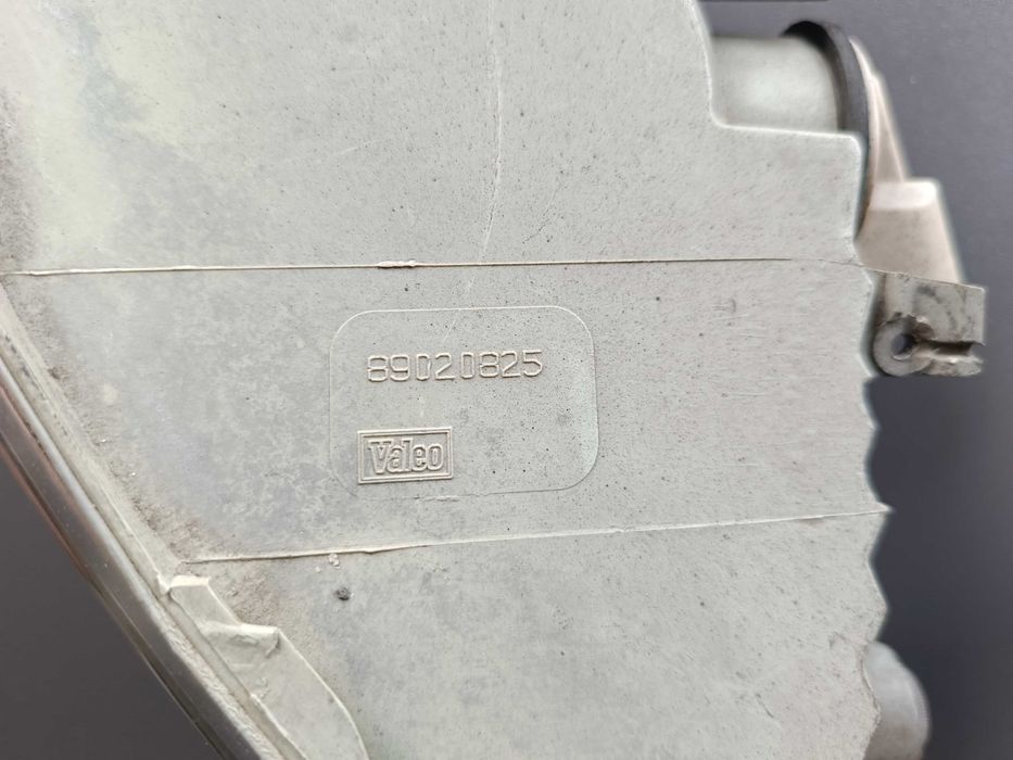 Kierunkowskaz migacz Lewy przód Trafic Vivaro 02-14