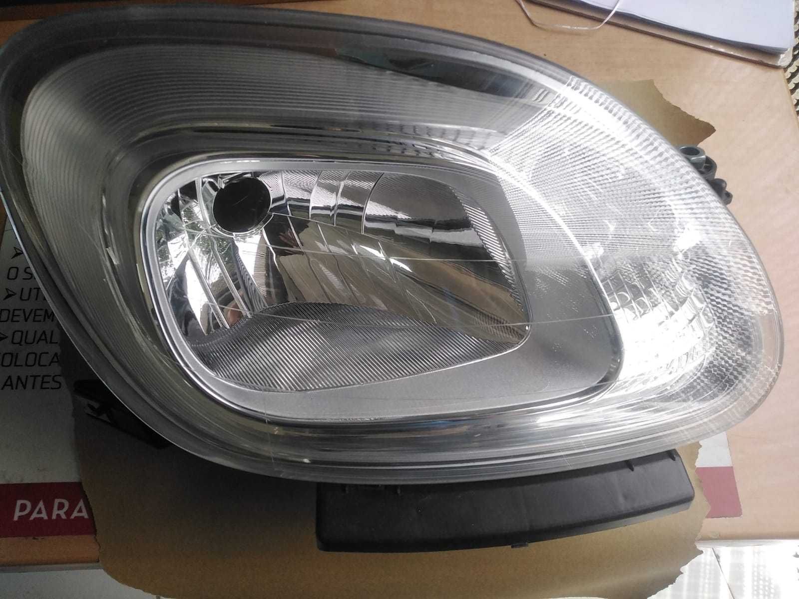 Farol Direito Fiat Panda de 2012 Novo