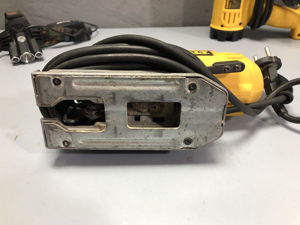 Лобзик DeWALT DWE349