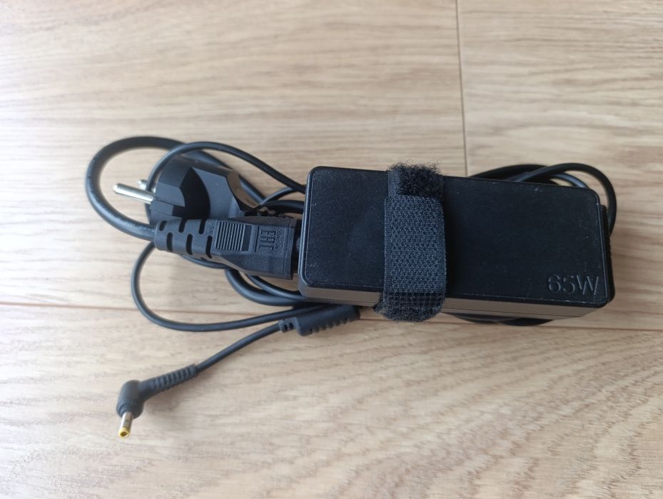 Ładowarka sieciowa Lenovo yoga