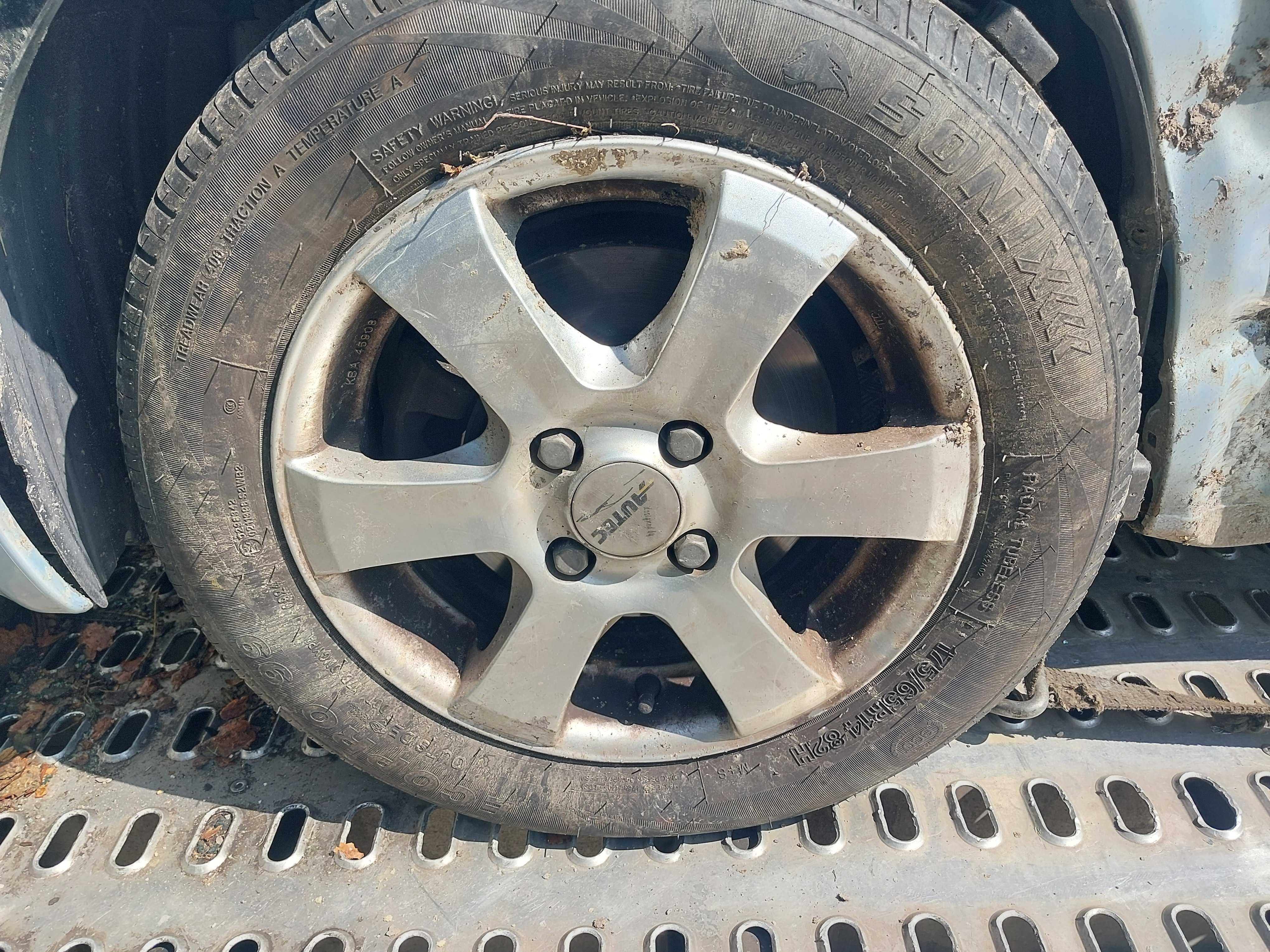 Felgi aluminiowe kola toyota yaris 1   r14   2005r