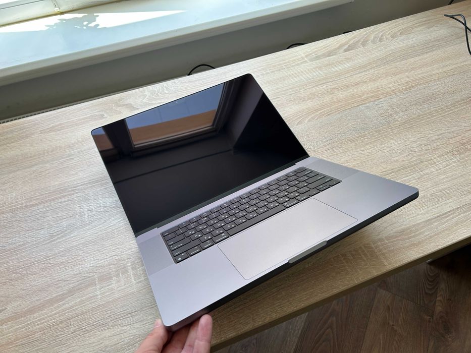 MacBook Pro 16' 2021р. M1 MAX / 32 GPU / 32Gb RAM_1000gb SSD_46 циклів