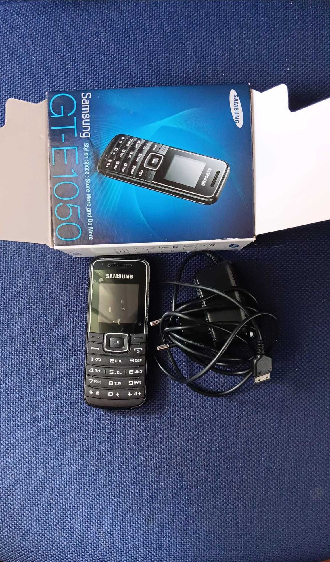 Telemóvel Samsung GT-E1050
