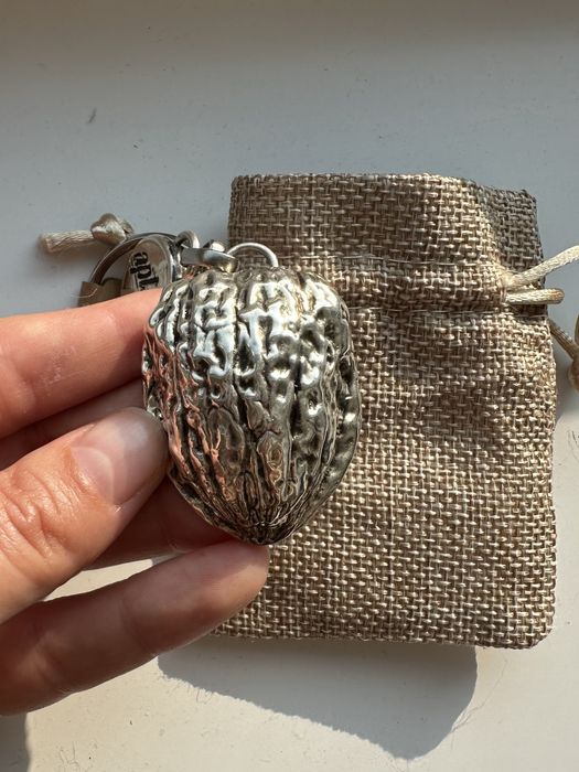 Новий брелок/сувенір срібний горіх, ручна робота