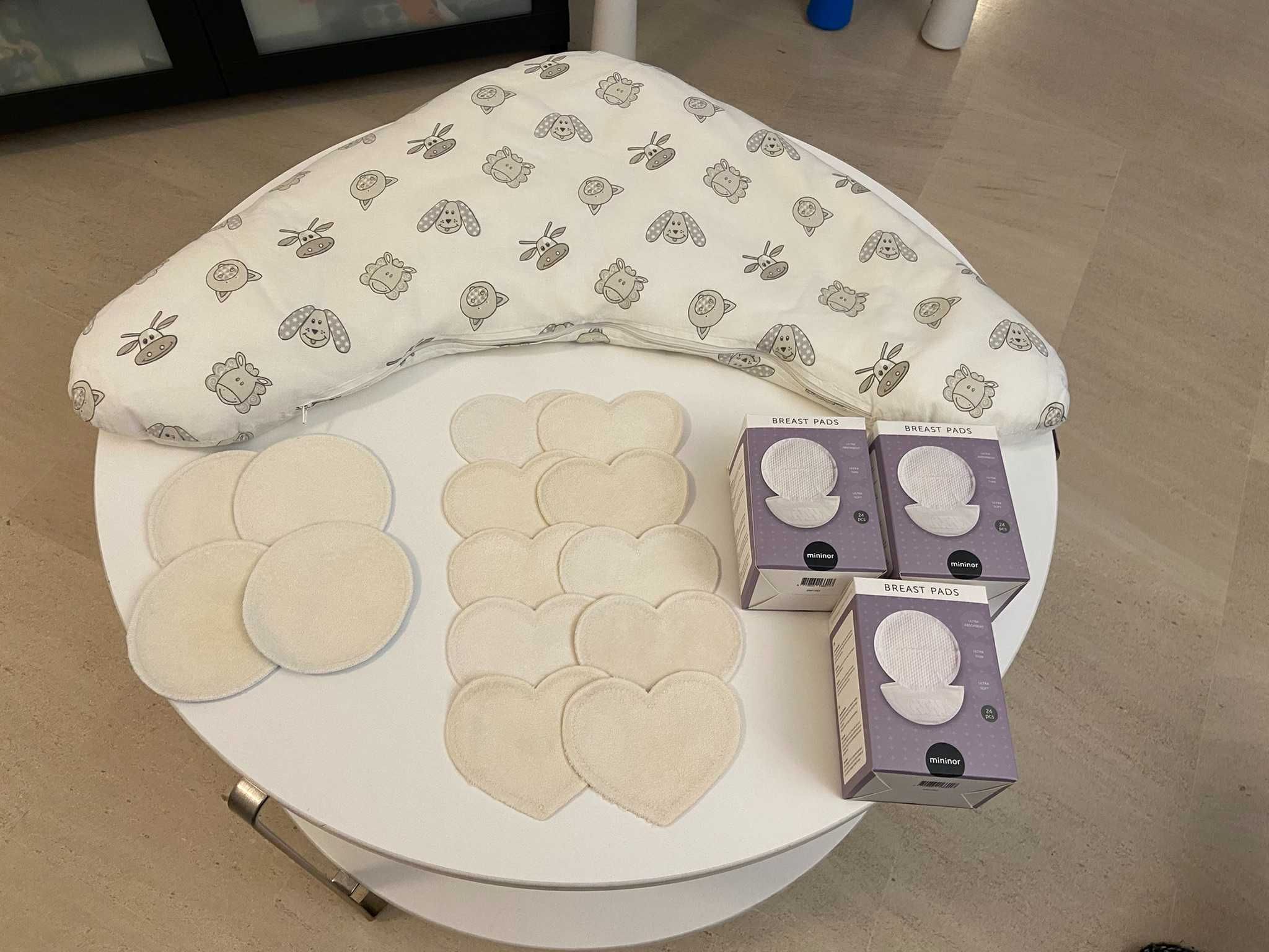 Almofada de amamentação com discos absorventes