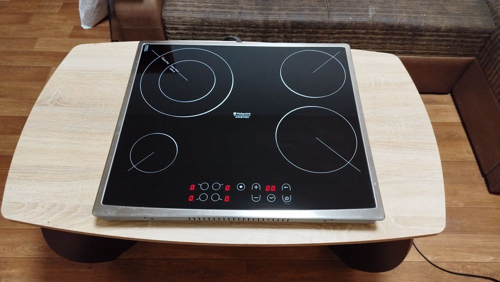 Продам Електричну варильну поверхню Hotpoint Ariston KBT 6124 D IX/HA