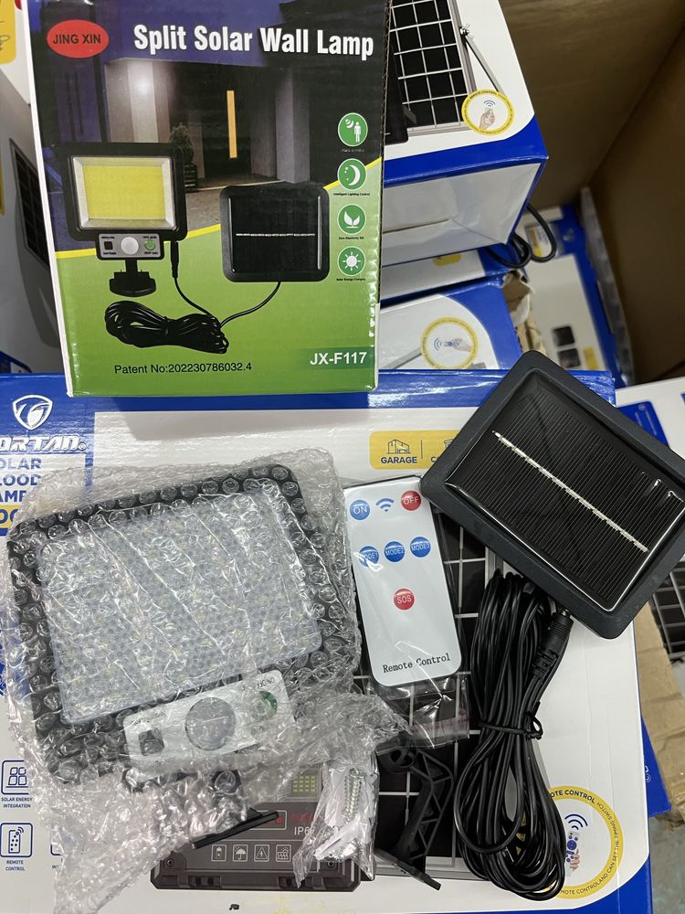 Holofote a bateria com painel solar e comando